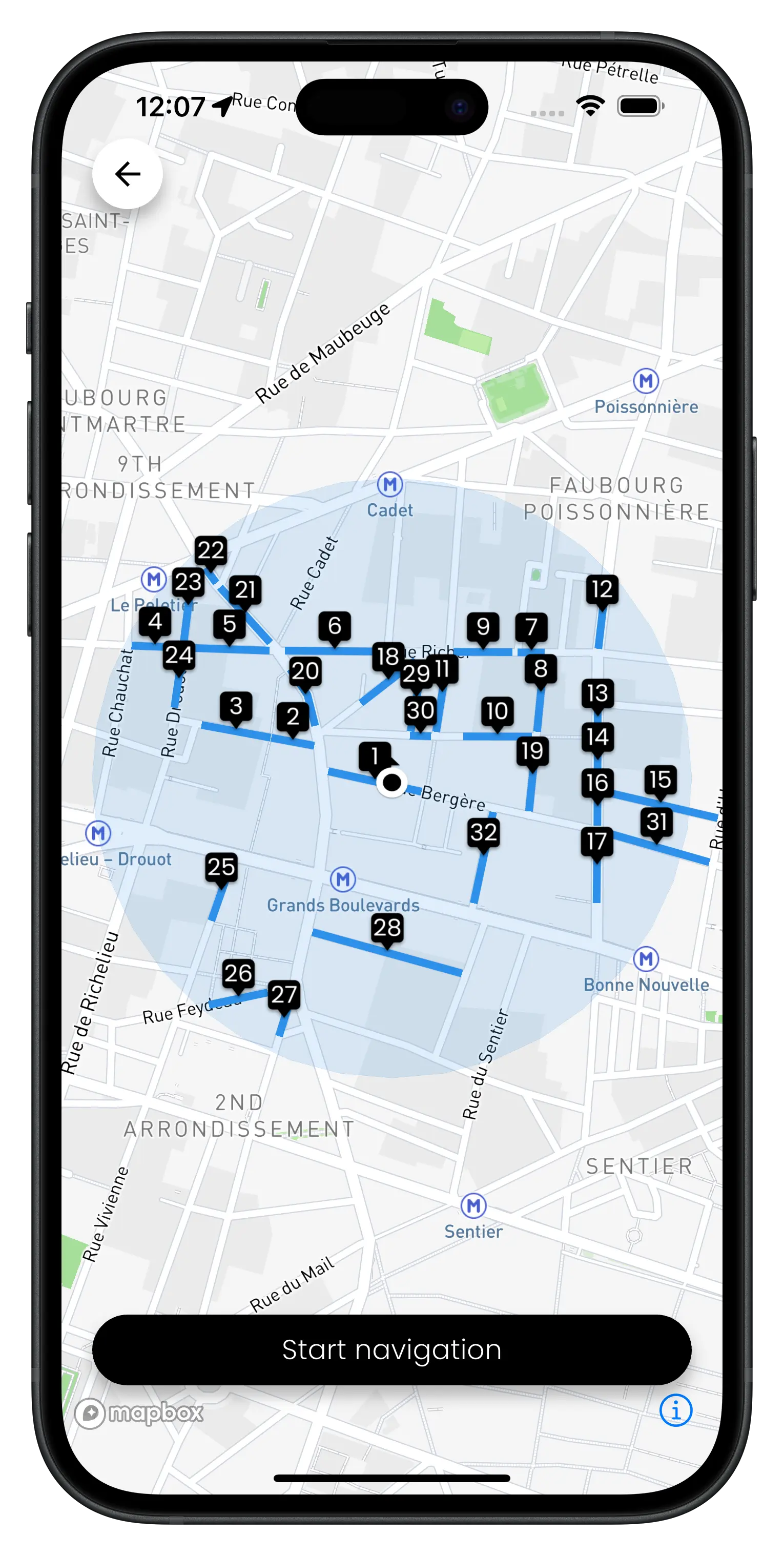 Écran de vue d'ensemble de l'application Naml montrant les places de stationnement à proximité de l'utilisateur